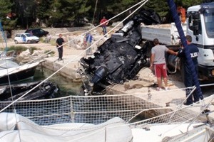 Ždrelac/Pašman, 8. lipnja 2011. - uzrok nastanka požara utvrđuju inspektori sigurnosti plovidbe Lučke kapetanije Zadar
